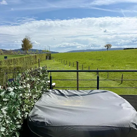 Premium Couples With Jacuzzi Holiday home *
